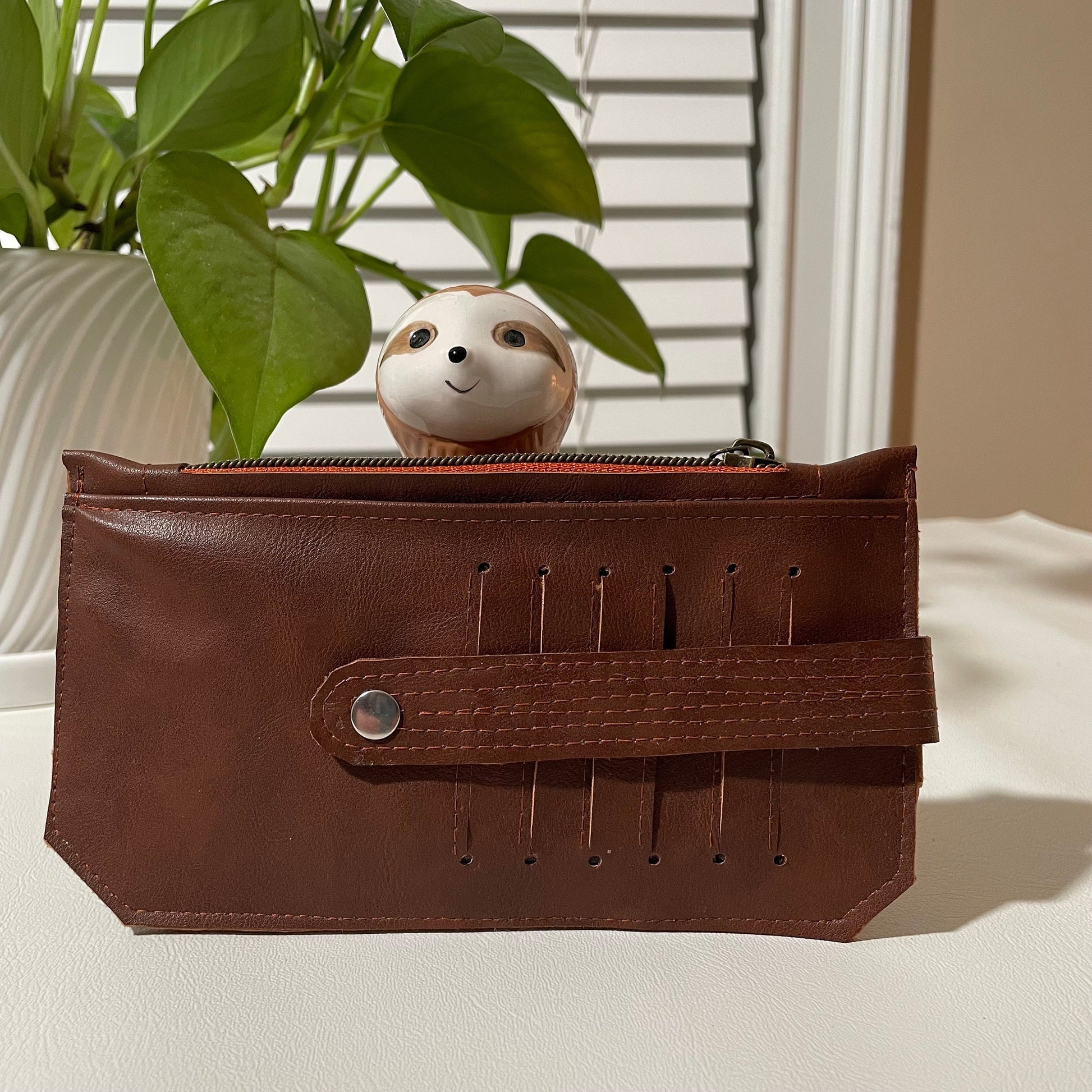 Brown Vegan Leather Wallet: Compact Travel Purse with Zipper