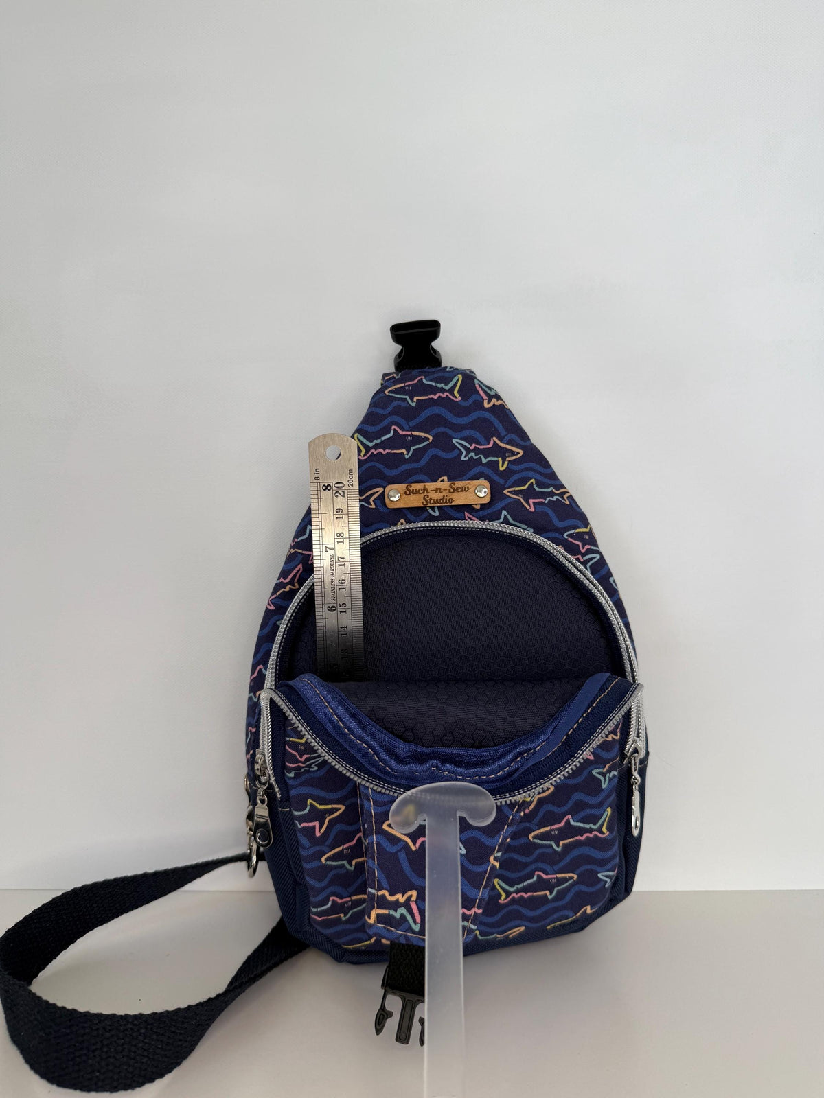 Shark Bite Arnika Sling Bag