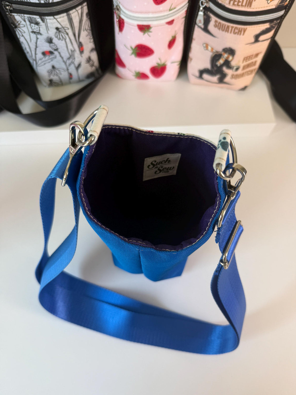Paw Love Water Bottle Bag with Dog Poo Bag Dispenser