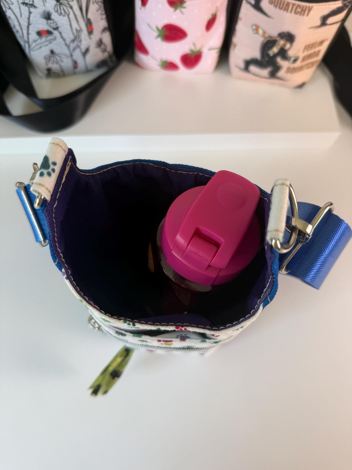 Paw Love Water Bottle Bag with Dog Poo Bag Dispenser